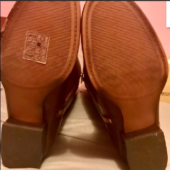 Authentic Michael Kors leather knee boots. - Picture 4 of 4